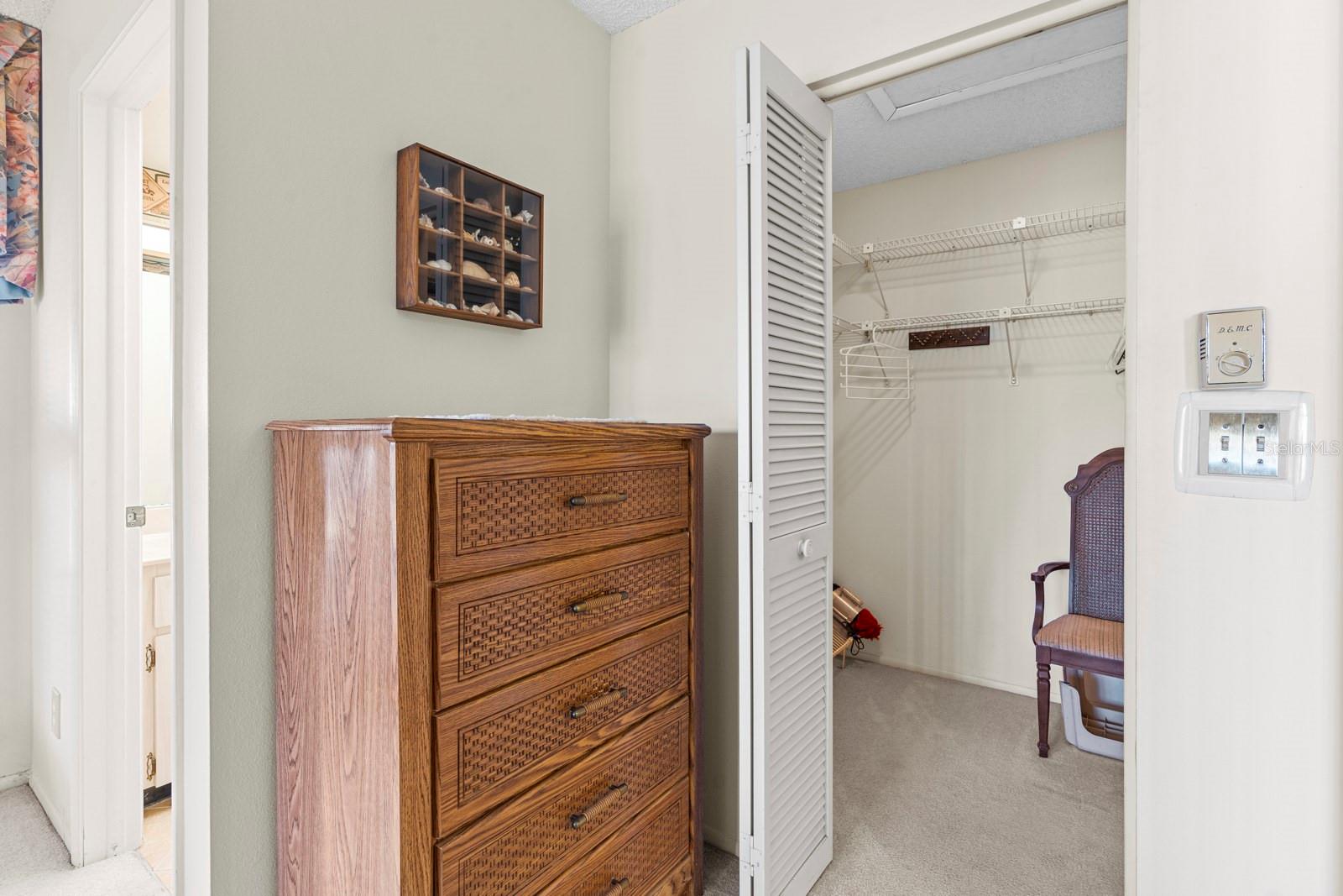 Image 23 of 37 For 2850 Highlands Boulevard A