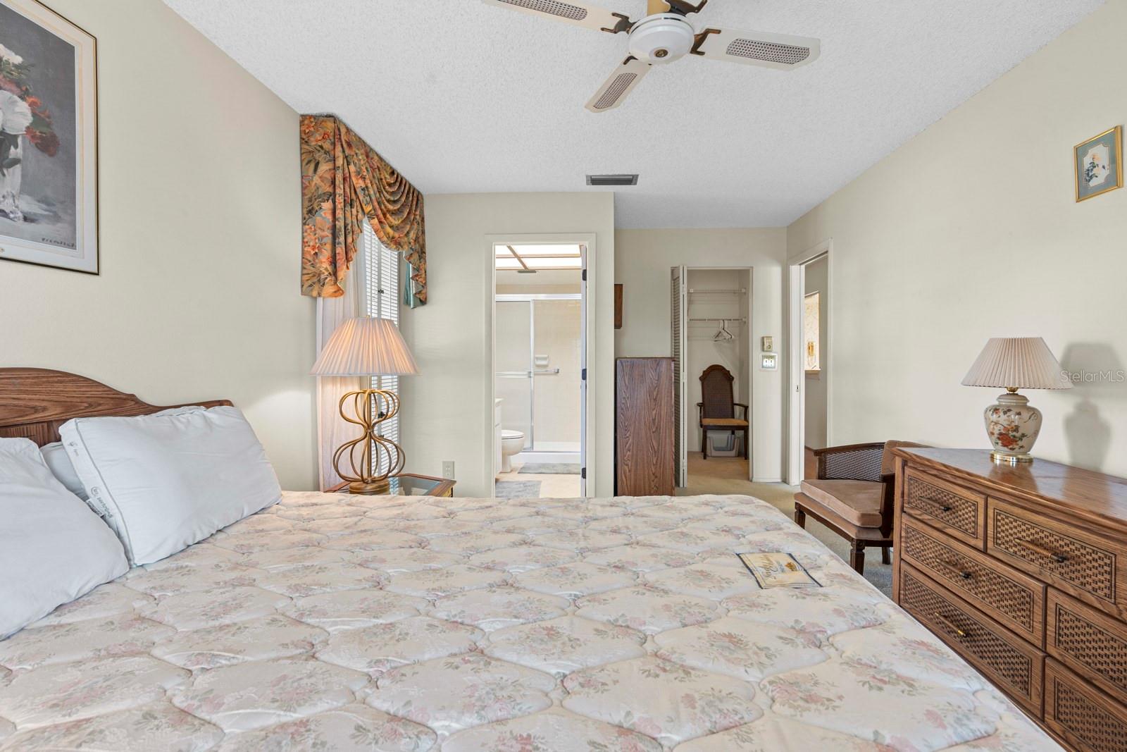 Image 25 of 37 For 2850 Highlands Boulevard A