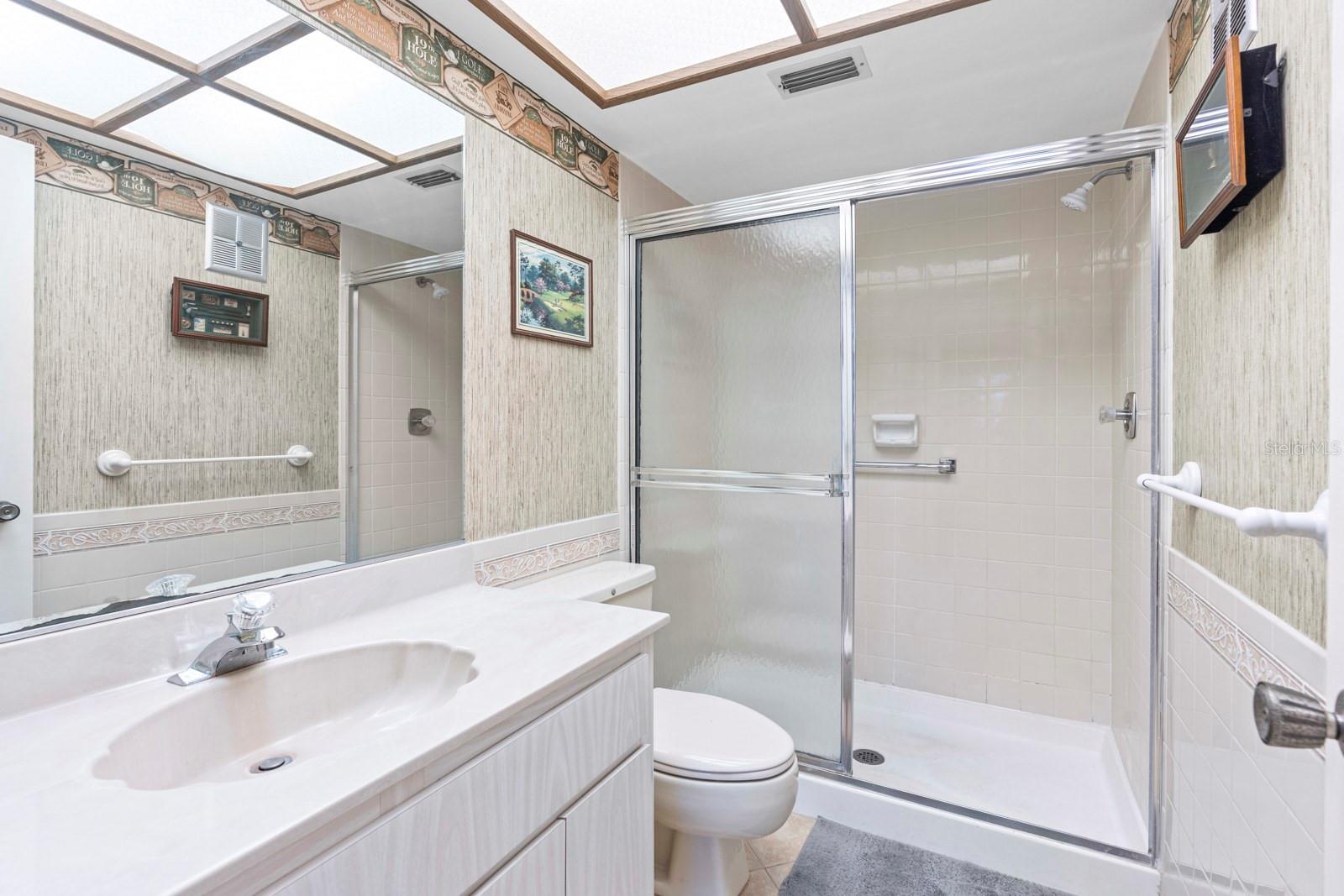 Image 27 of 37 For 2850 Highlands Boulevard A