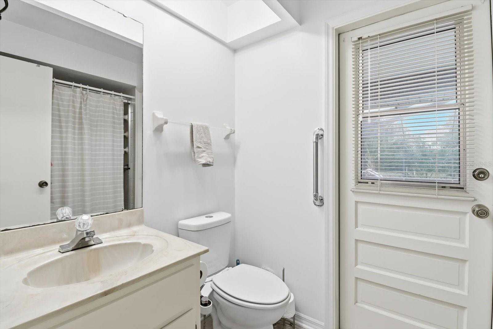 Image 18 of 43 For 560 Falconry Court