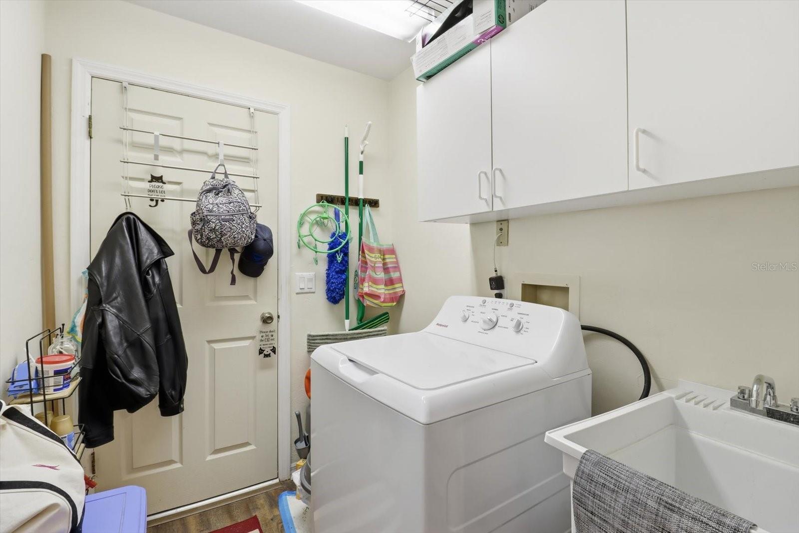 Image 27 of 43 For 560 Falconry Court