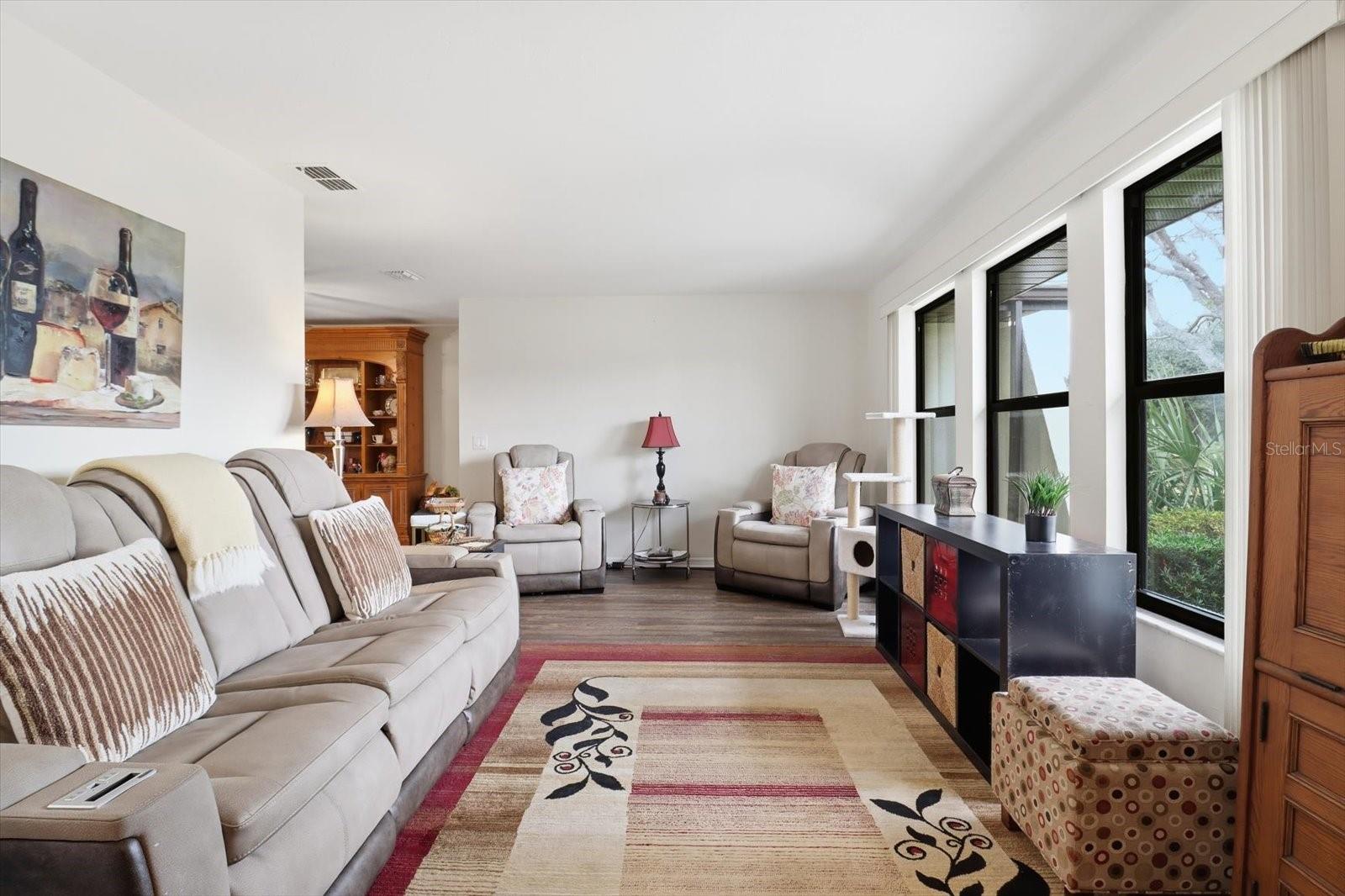 Image 4 of 43 For 560 Falconry Court