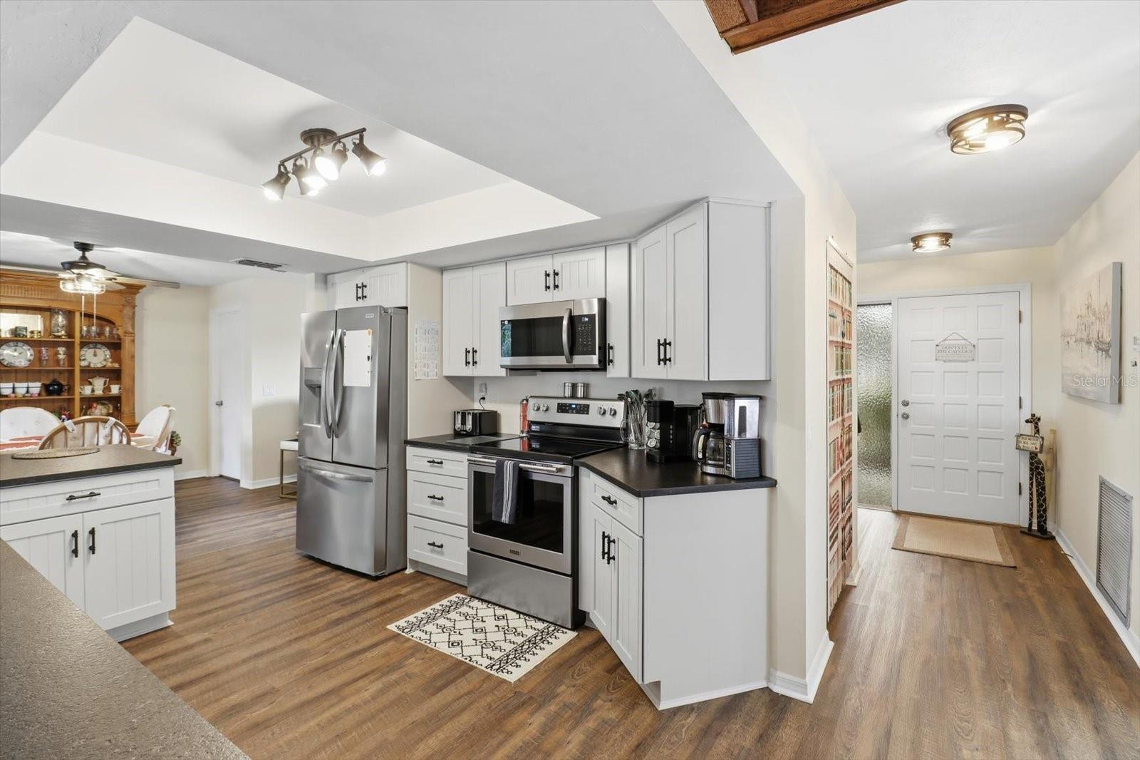 Image 8 of 43 For 560 Falconry Court