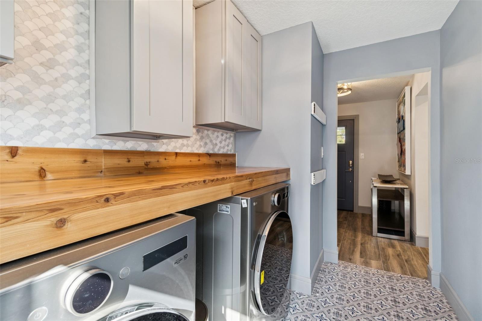 Image 11 of 88 For 292 Sunlit Cove Drive Ne