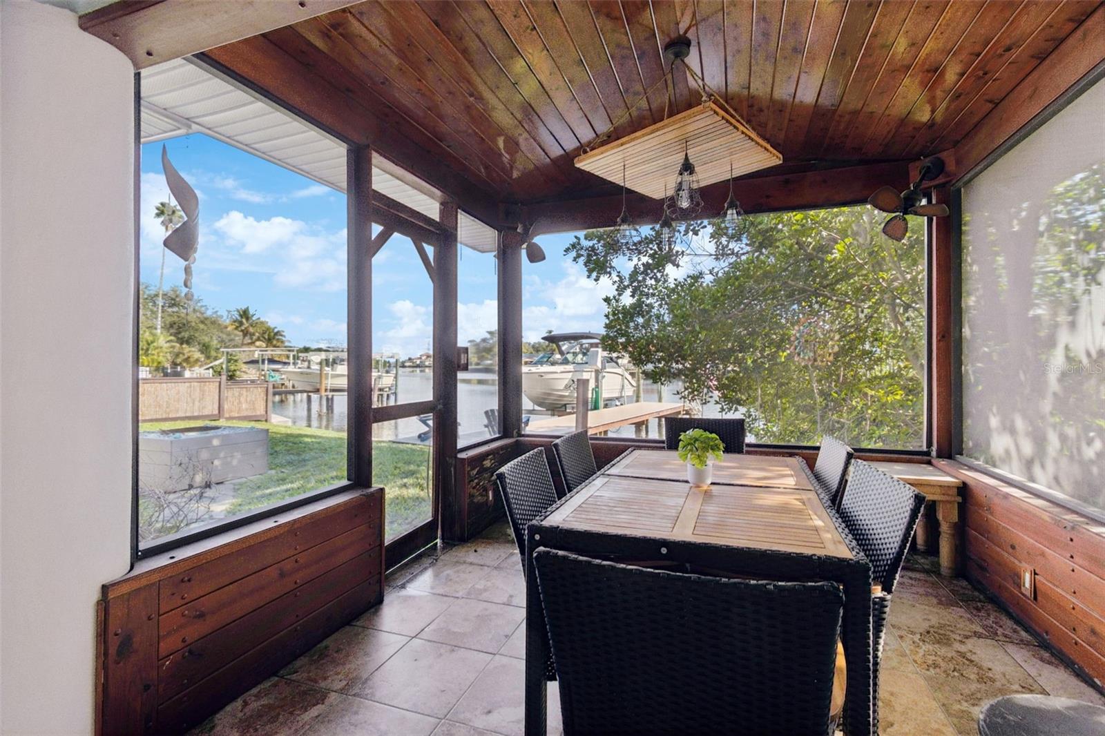 Image 12 of 88 For 292 Sunlit Cove Drive Ne