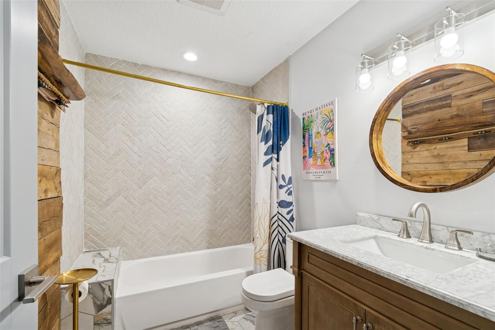 Image 19 of 88 For 292 Sunlit Cove Drive Ne