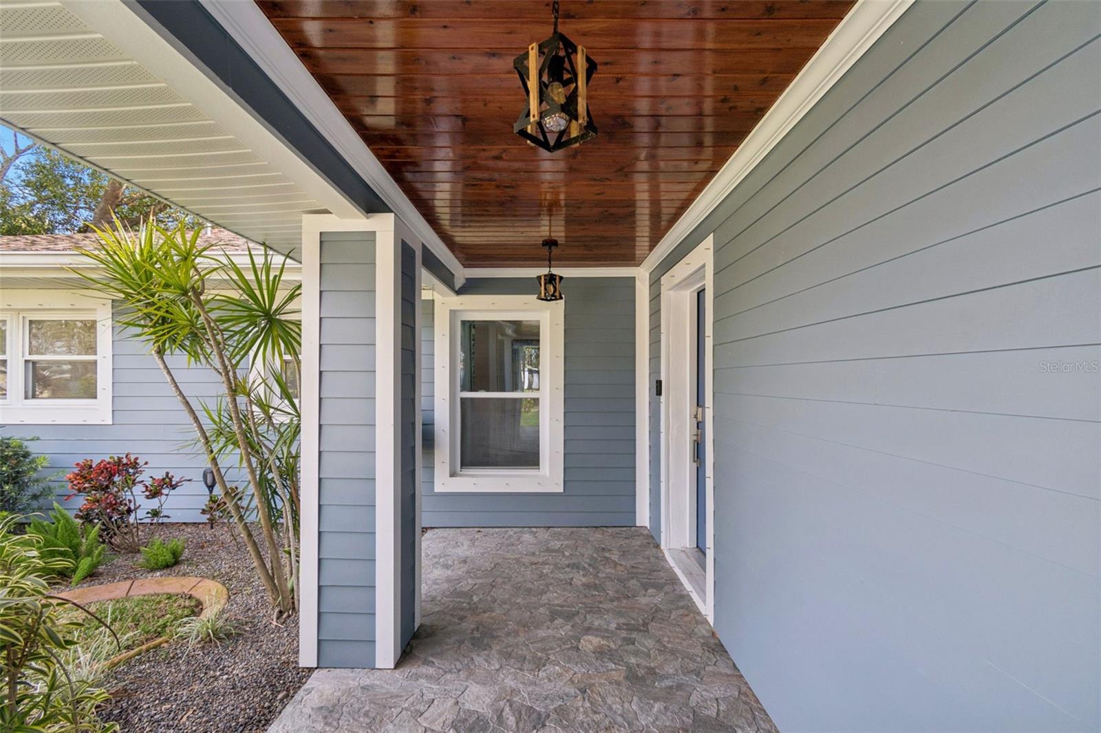 Image 27 of 88 For 292 Sunlit Cove Drive Ne