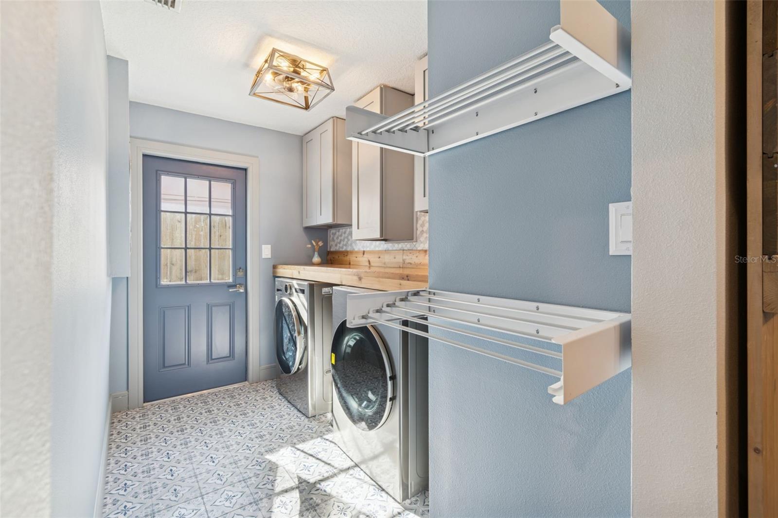 Image 34 of 88 For 292 Sunlit Cove Drive Ne