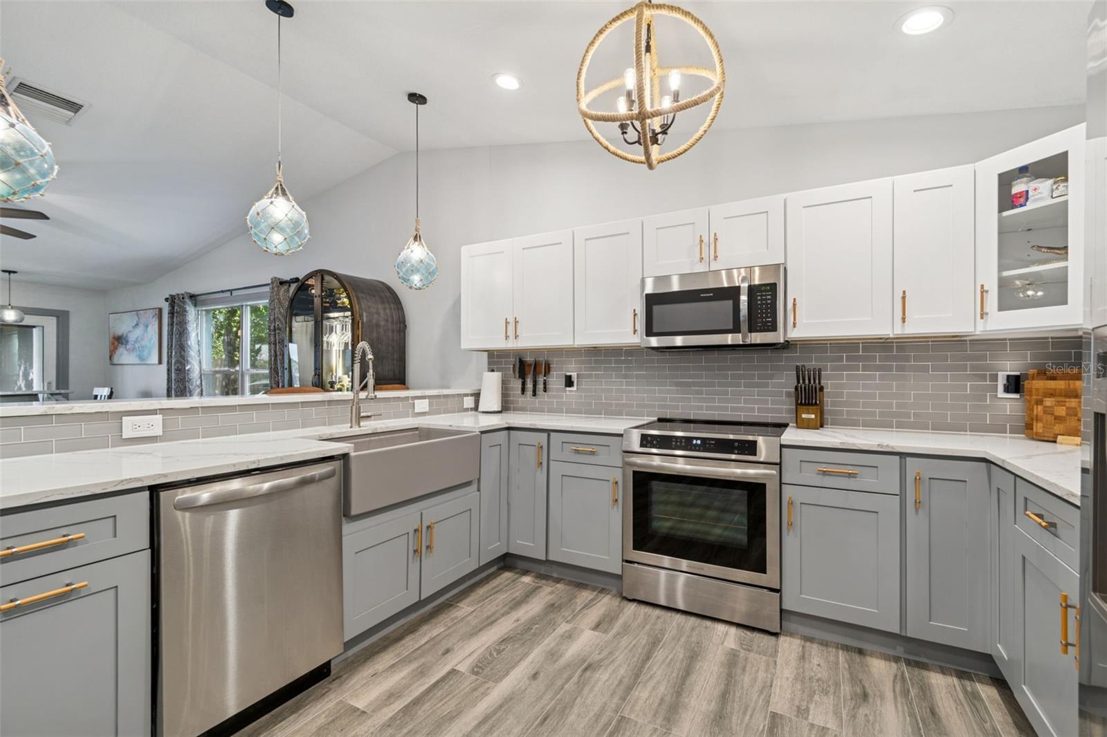 Image 38 of 88 For 292 Sunlit Cove Drive Ne