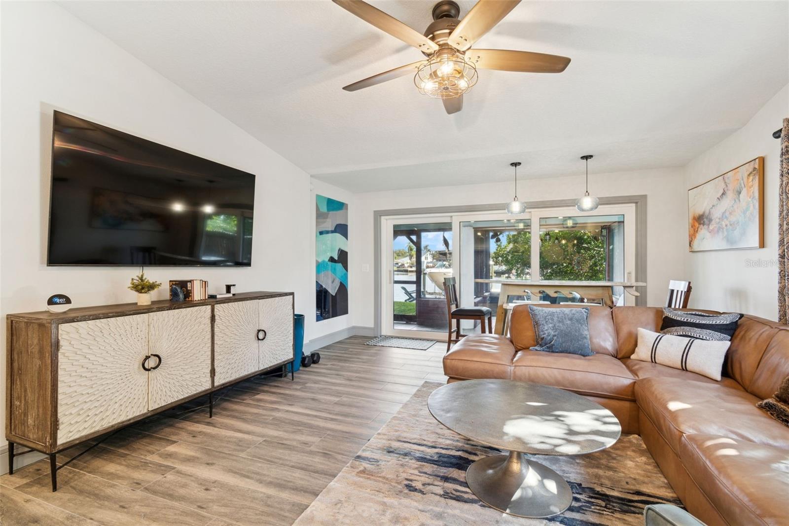 Image 44 of 88 For 292 Sunlit Cove Drive Ne