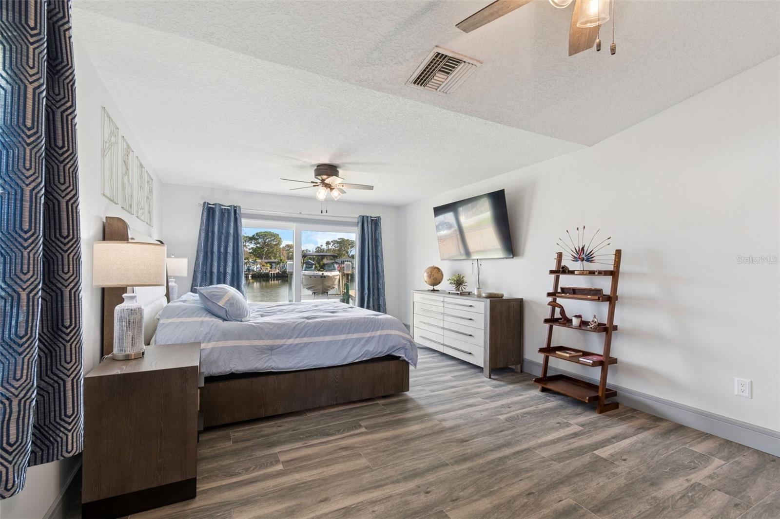 Image 67 of 88 For 292 Sunlit Cove Drive Ne