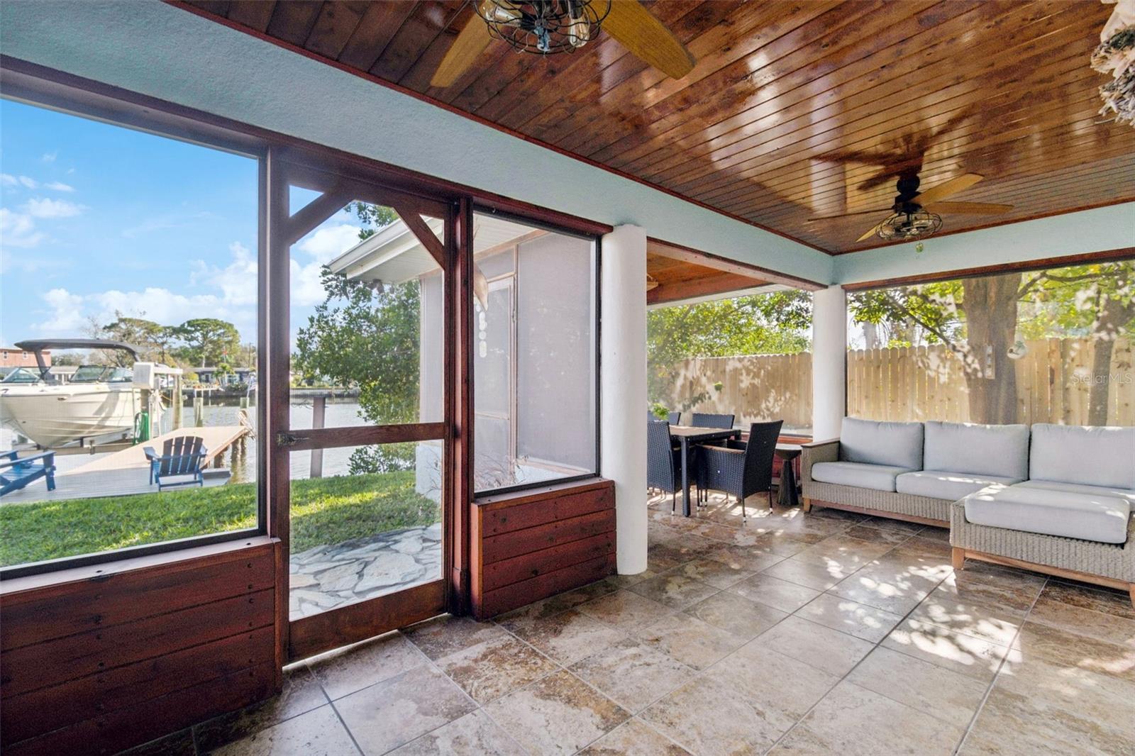 Image 8 of 88 For 292 Sunlit Cove Drive Ne