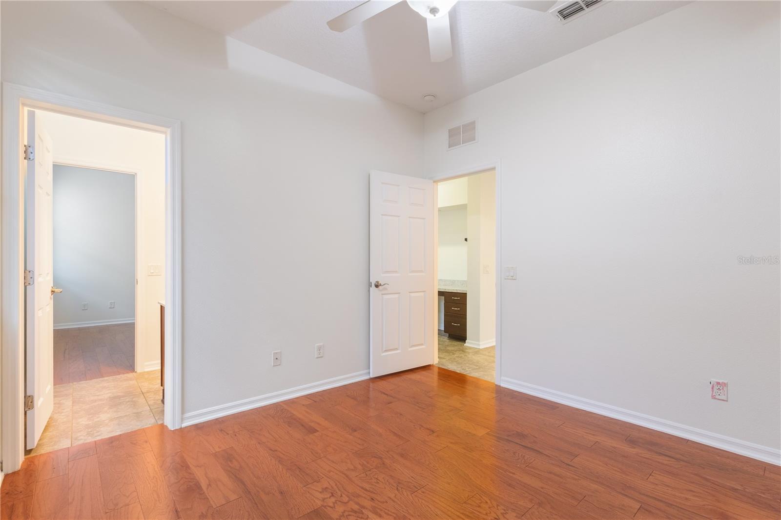 Image 16 of 33 For 20261 Ravens End Drive