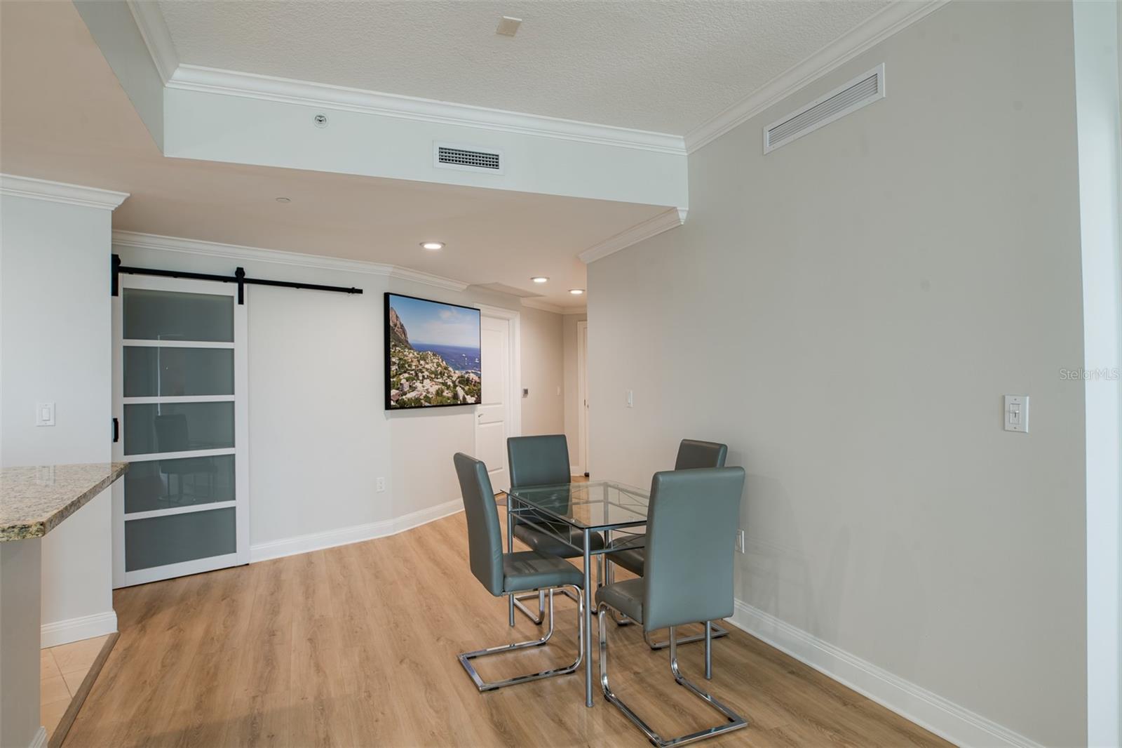 Image 11 of 44 For 450 Knights Run Avenue 605