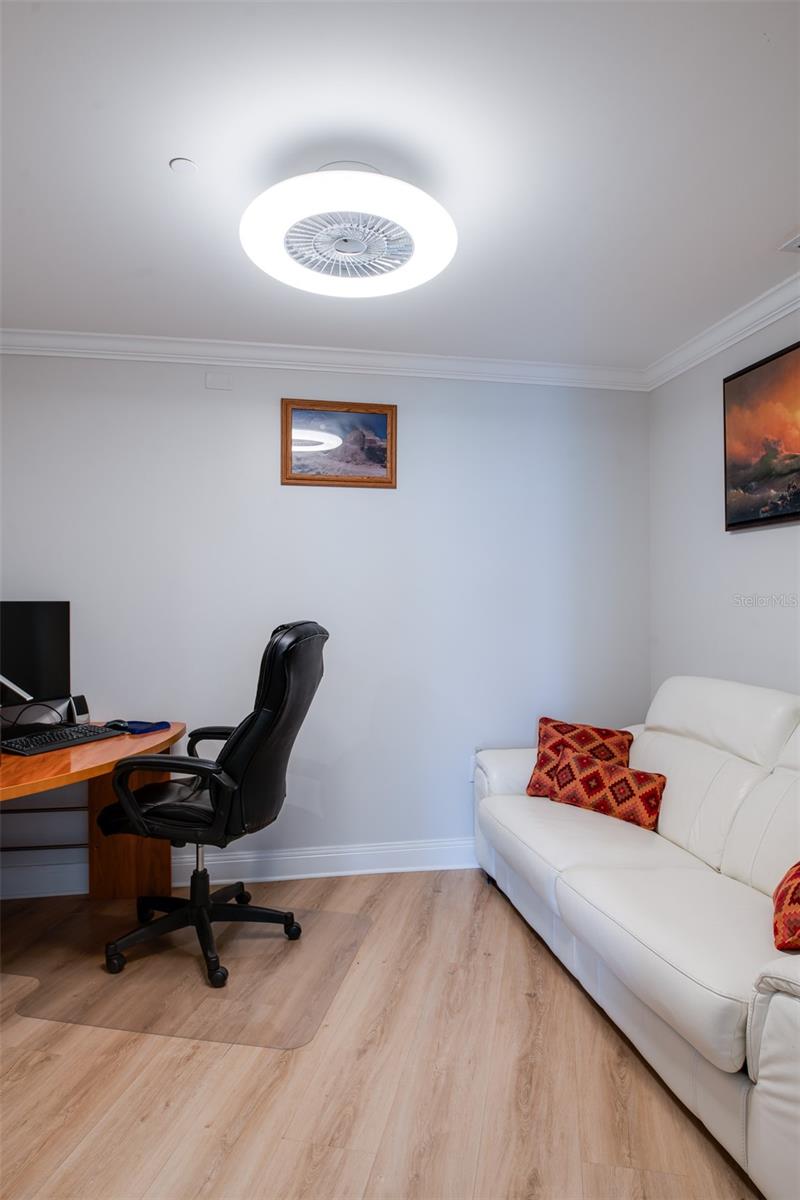 Image 12 of 44 For 450 Knights Run Avenue 605