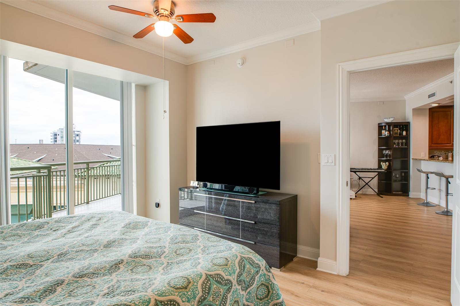 Image 17 of 44 For 450 Knights Run Avenue 605