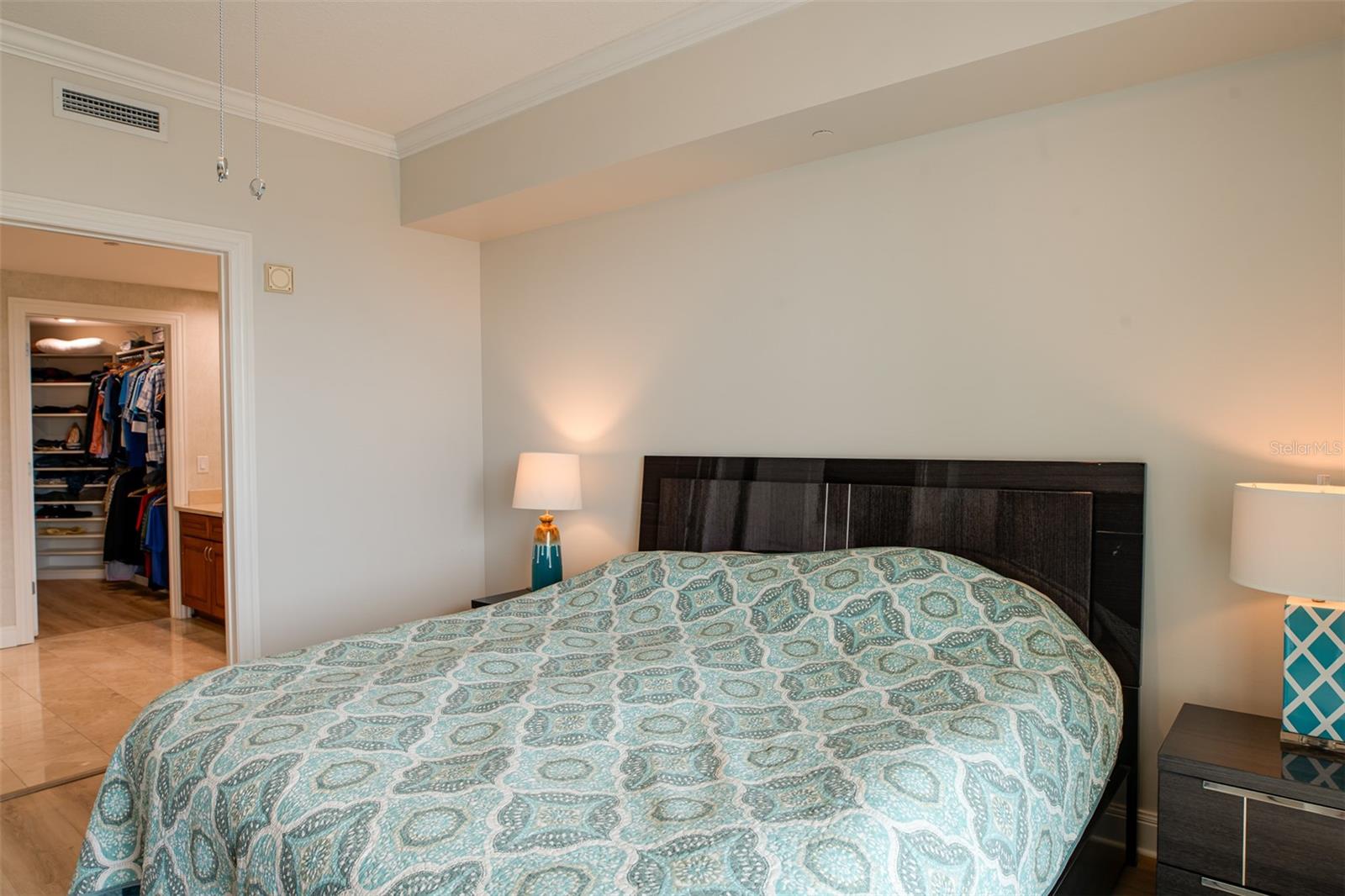 Image 19 of 44 For 450 Knights Run Avenue 605