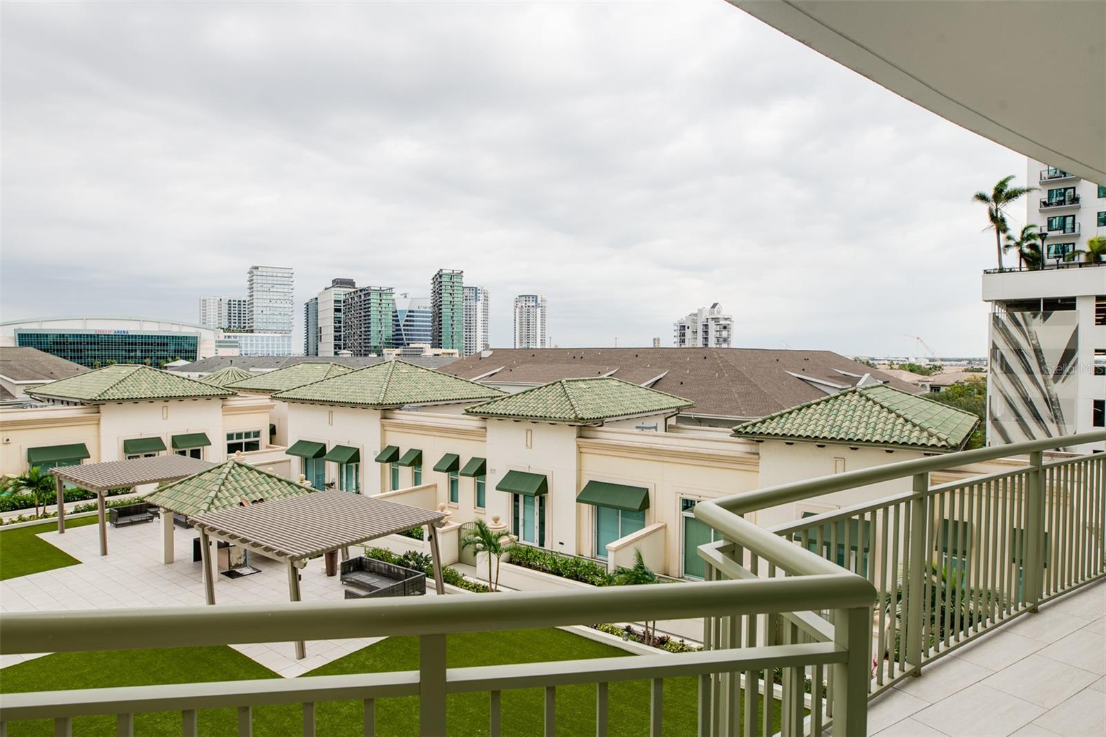 Image 25 of 44 For 450 Knights Run Avenue 605