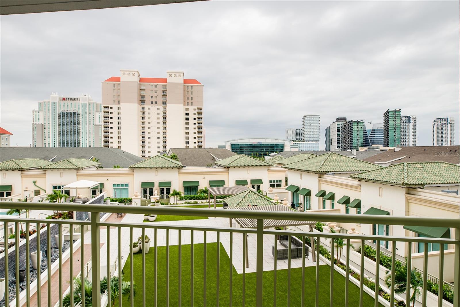 Image 26 of 44 For 450 Knights Run Avenue 605