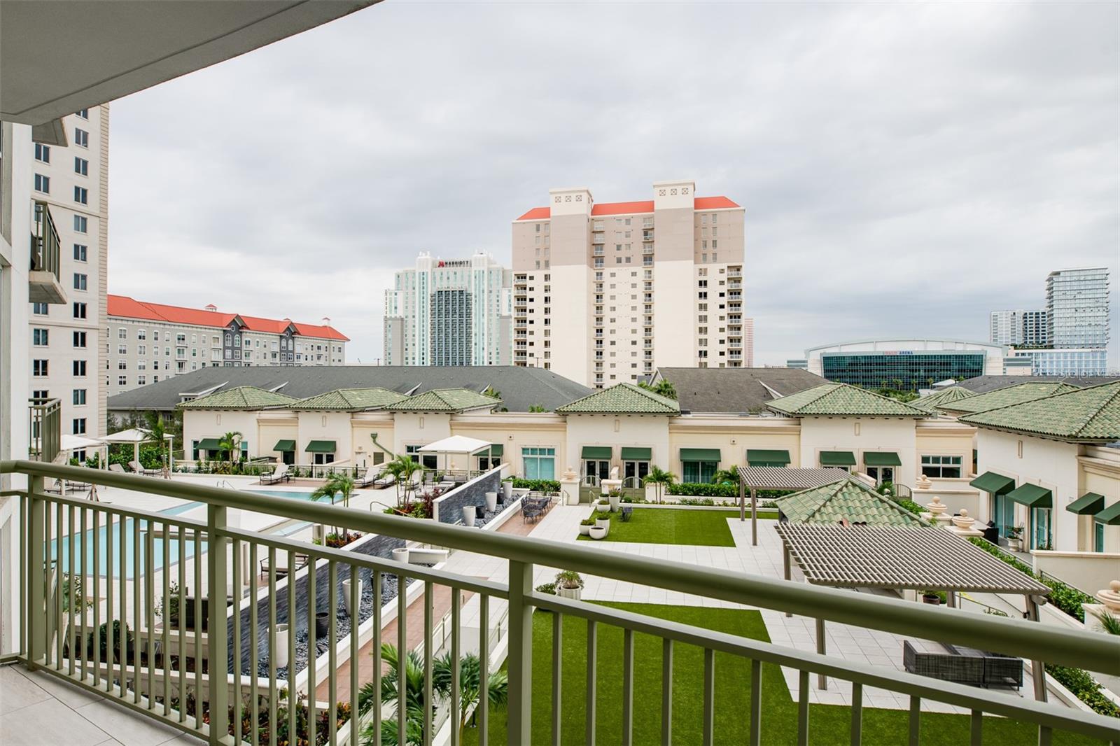 Image 27 of 44 For 450 Knights Run Avenue 605