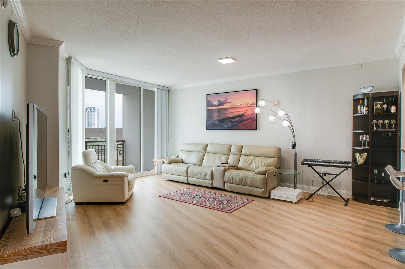 Image 28 of 44 For 450 Knights Run Avenue 605