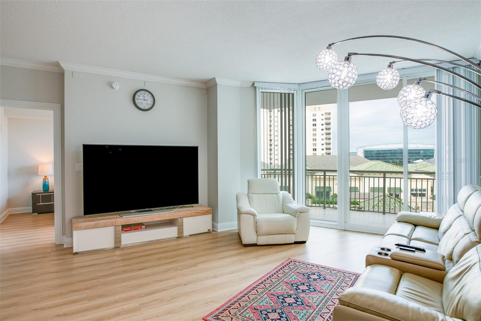 Image 29 of 44 For 450 Knights Run Avenue 605