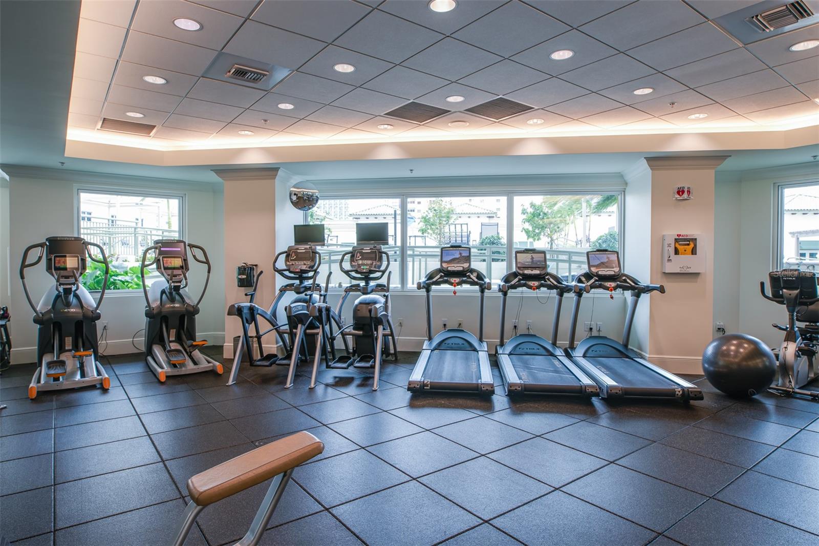 Image 34 of 44 For 450 Knights Run Avenue 605