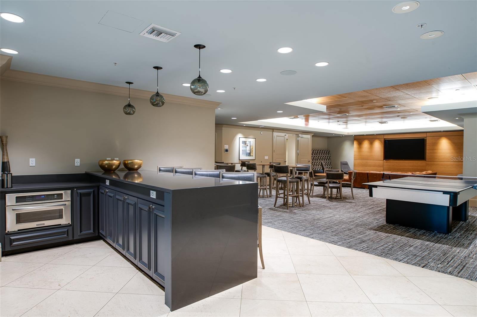 Image 38 of 44 For 450 Knights Run Avenue 605