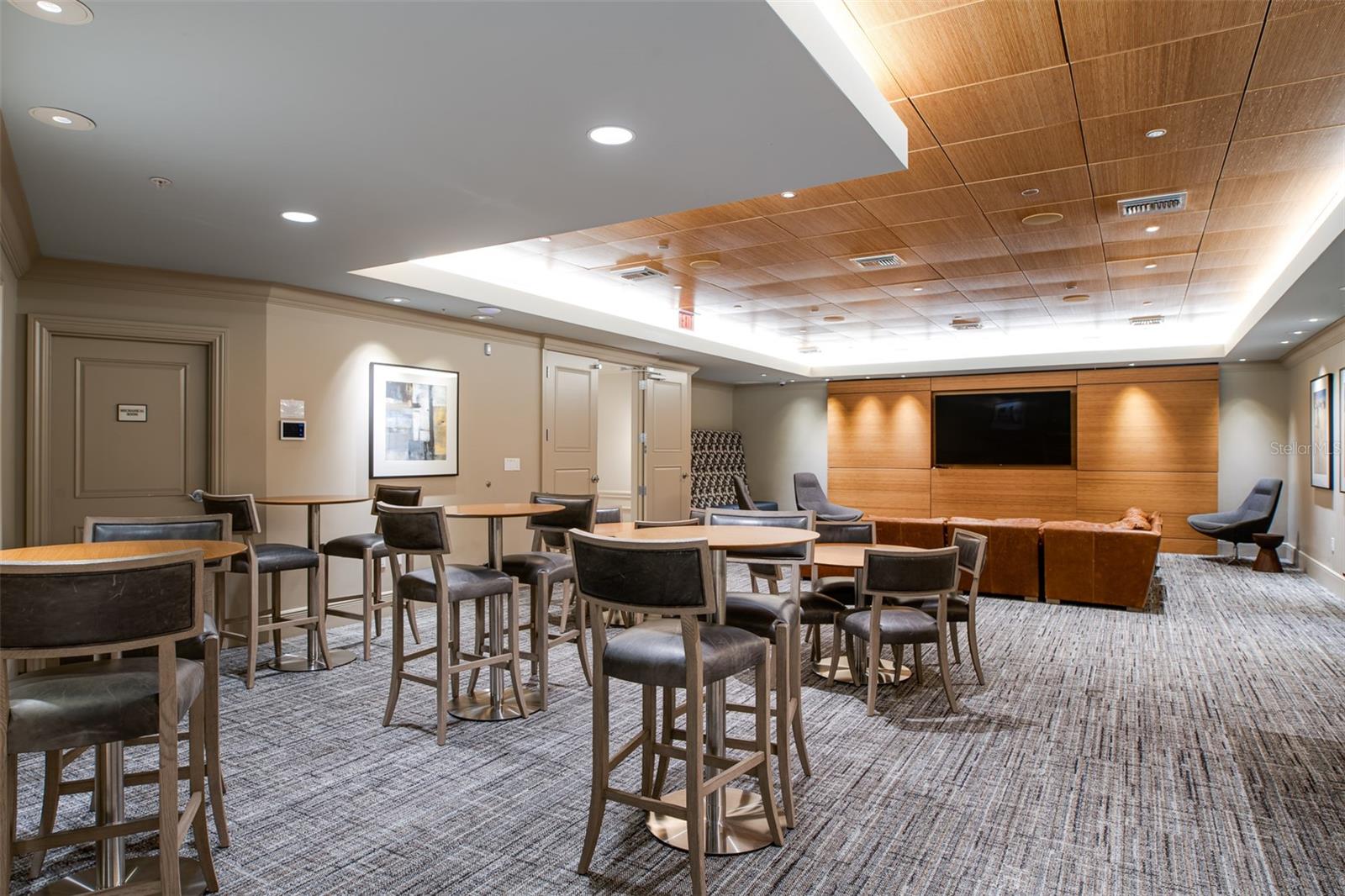 Image 39 of 44 For 450 Knights Run Avenue 605