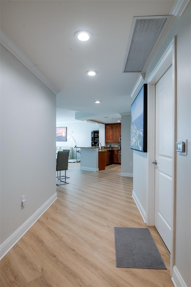 Image 4 of 44 For 450 Knights Run Avenue 605