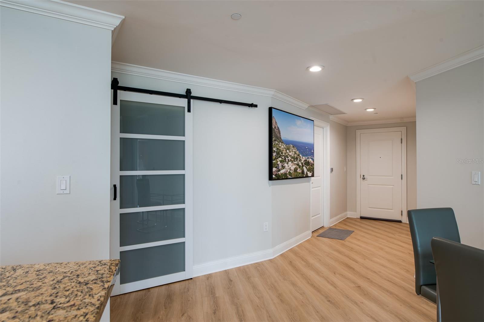 Image 6 of 44 For 450 Knights Run Avenue 605