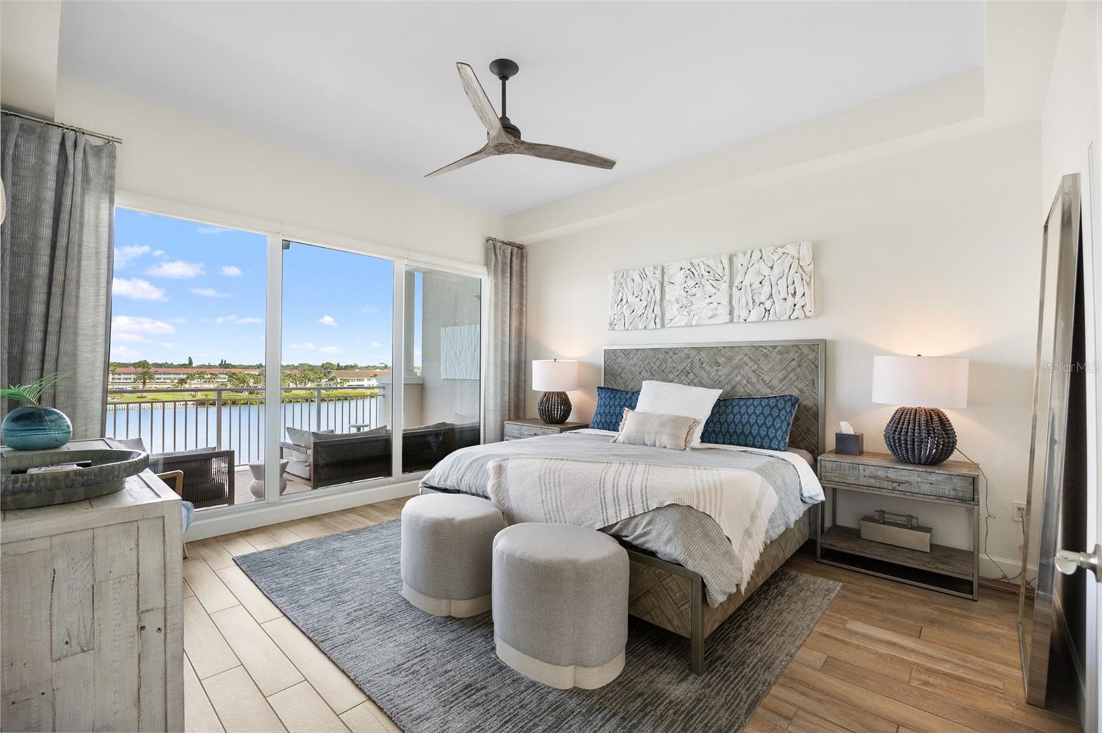 Image 13 of 41 For 20001 Gulf Boulevard 405