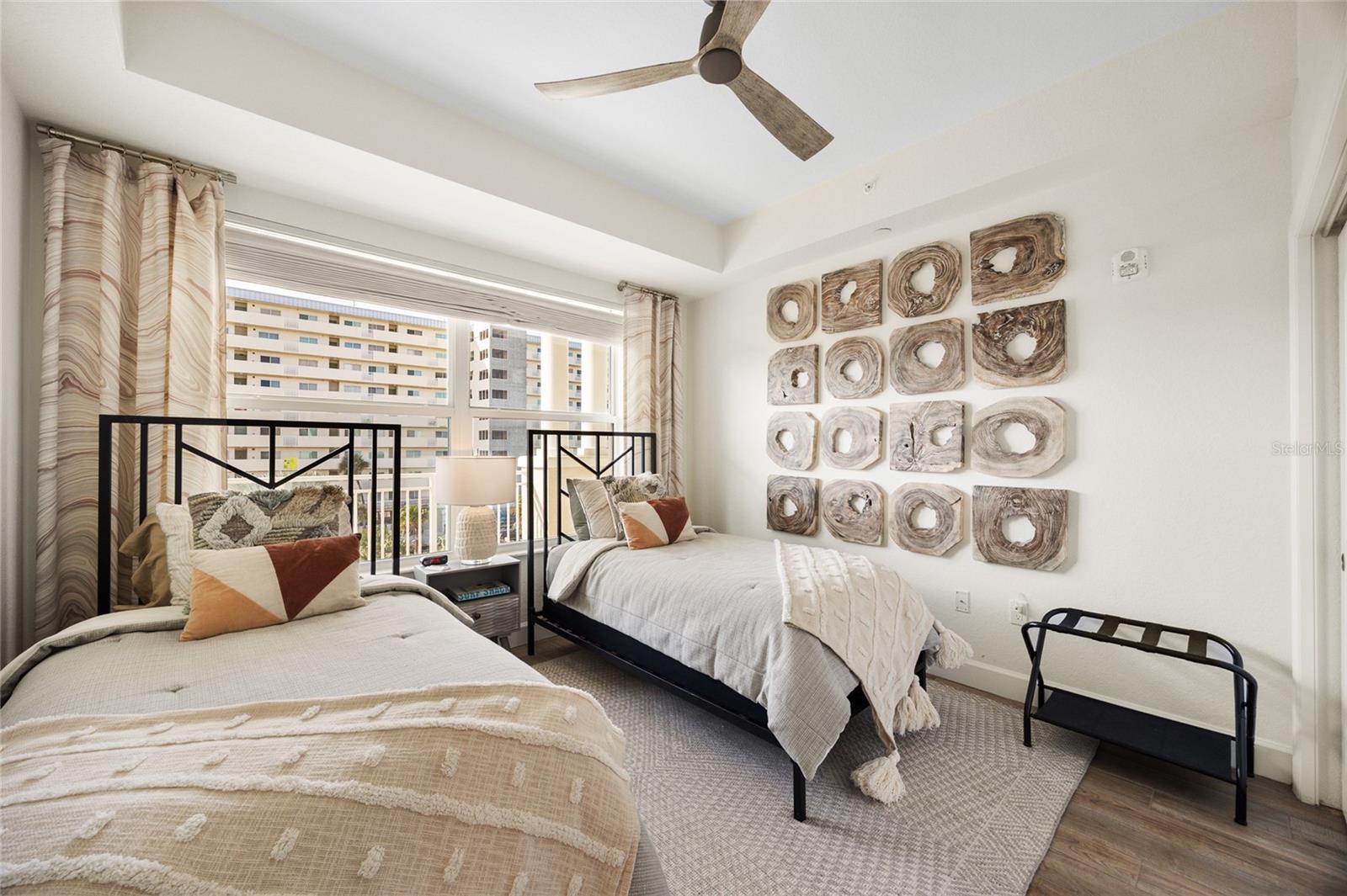 Image 18 of 41 For 20001 Gulf Boulevard 405