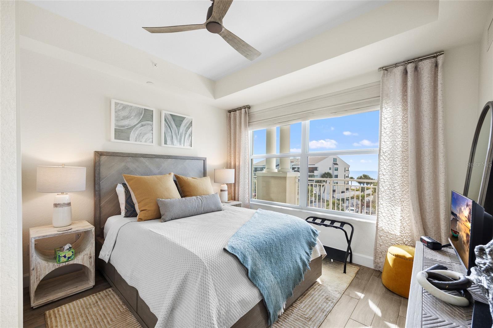 Image 20 of 41 For 20001 Gulf Boulevard 405