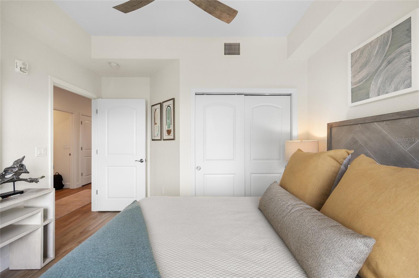 Image 21 of 41 For 20001 Gulf Boulevard 405