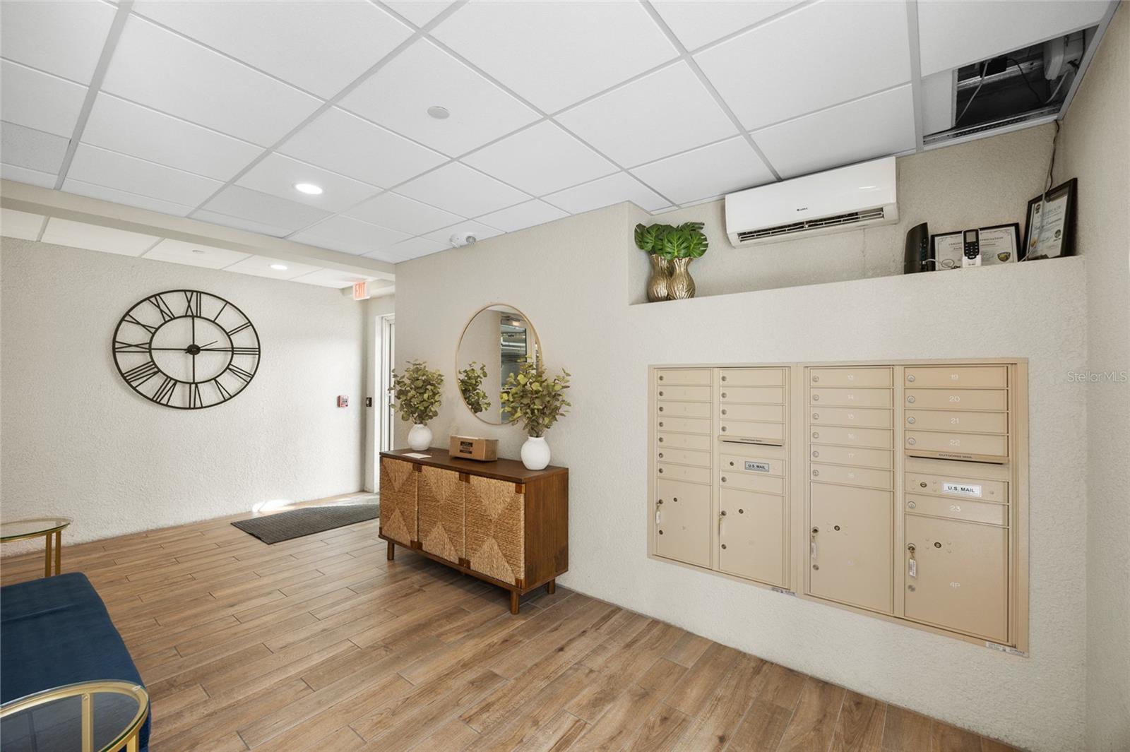 Image 25 of 41 For 20001 Gulf Boulevard 405