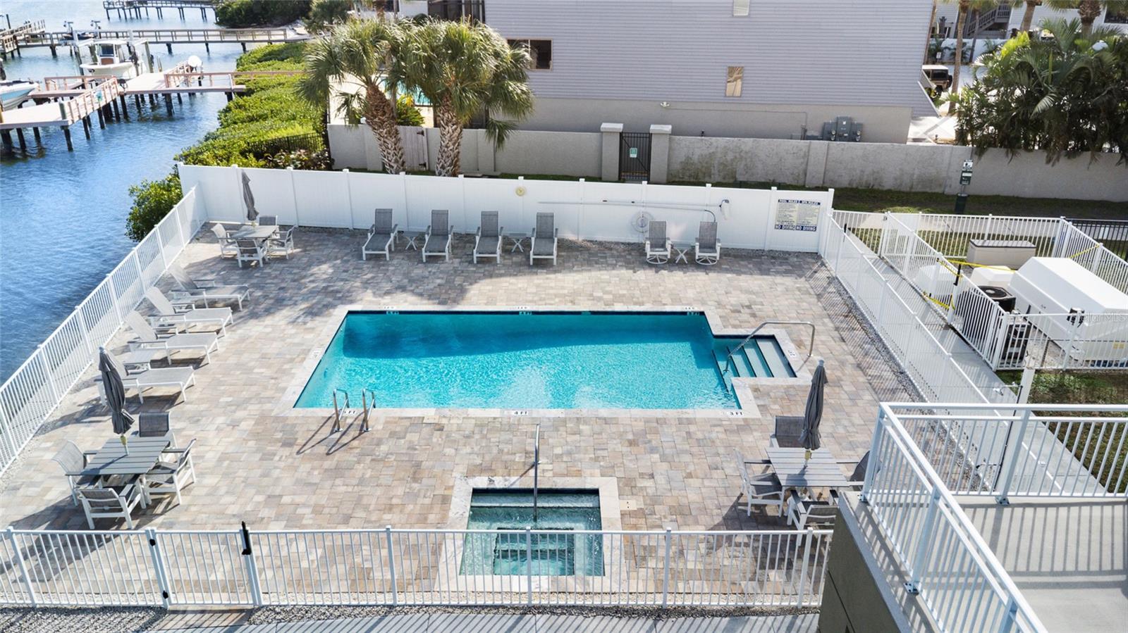 Image 31 of 41 For 20001 Gulf Boulevard 405