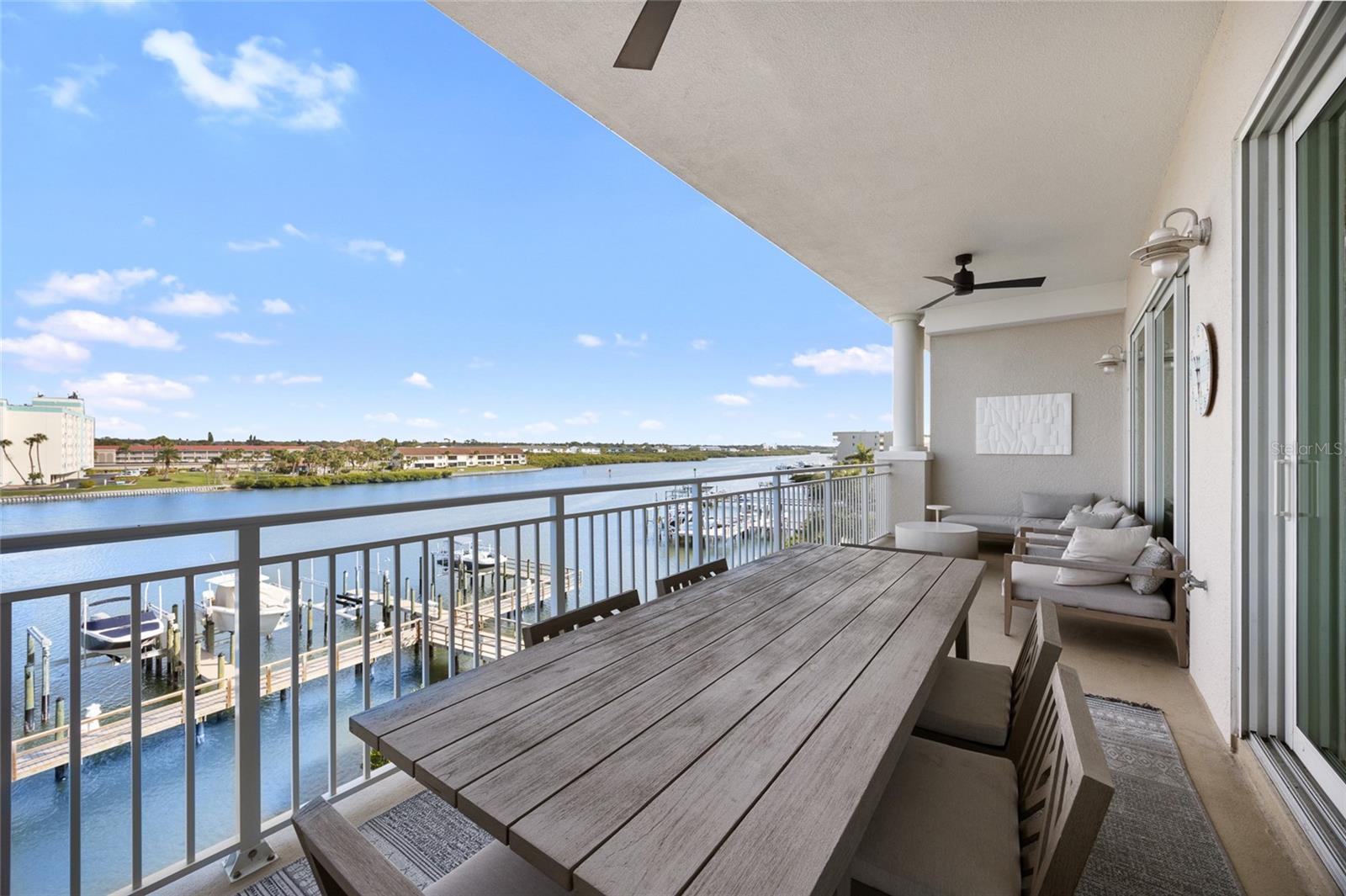 Image 9 of 41 For 20001 Gulf Boulevard 405