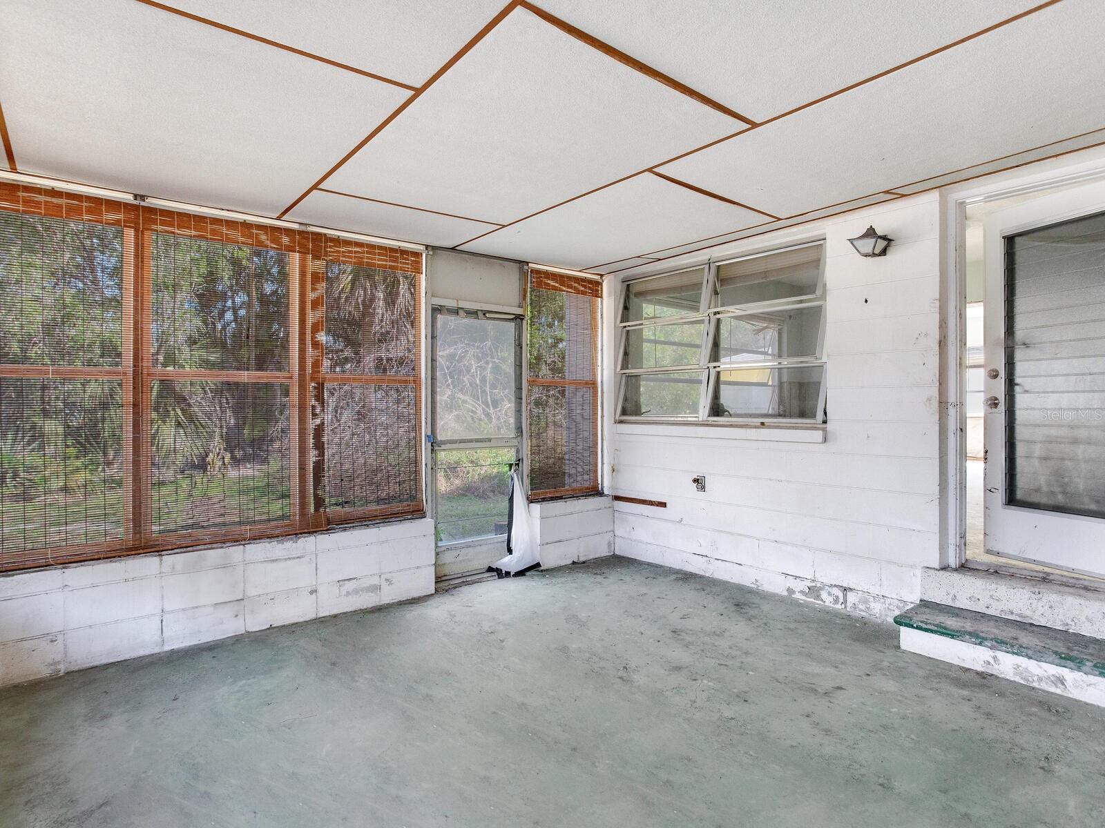 Image 20 of 21 For 16105 1st Street E