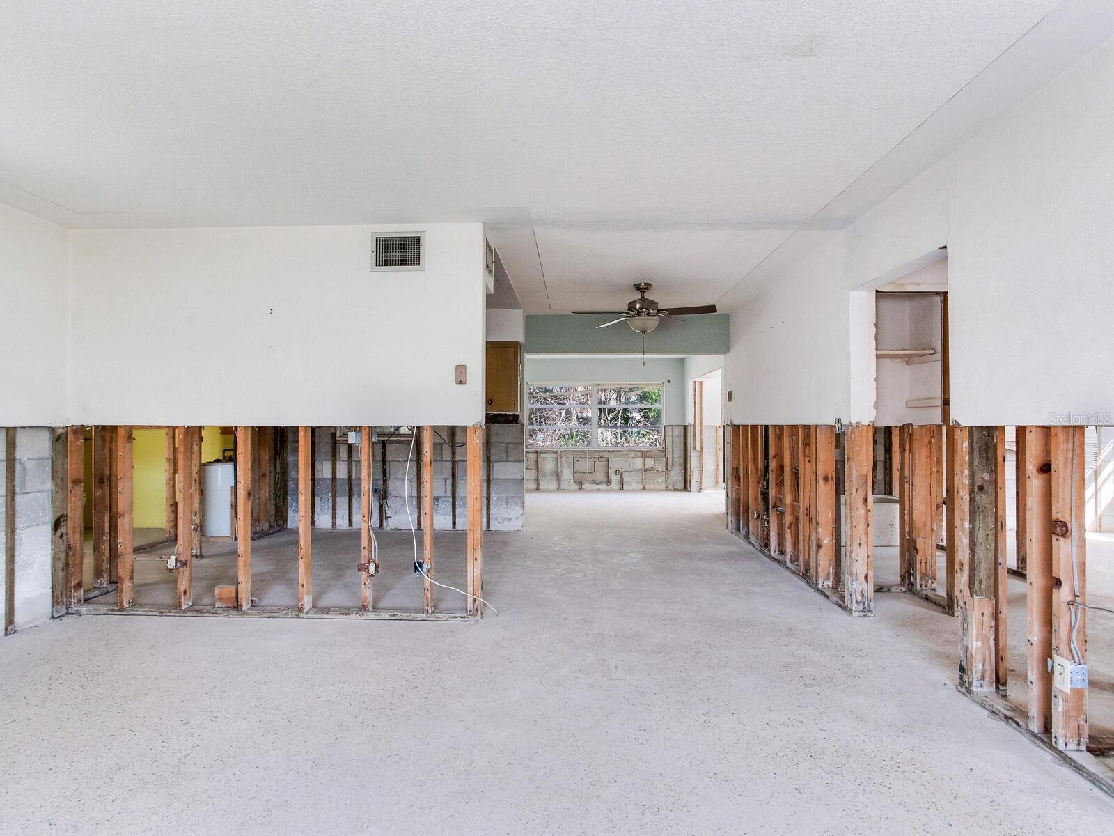 Image 9 of 21 For 16105 1st Street E