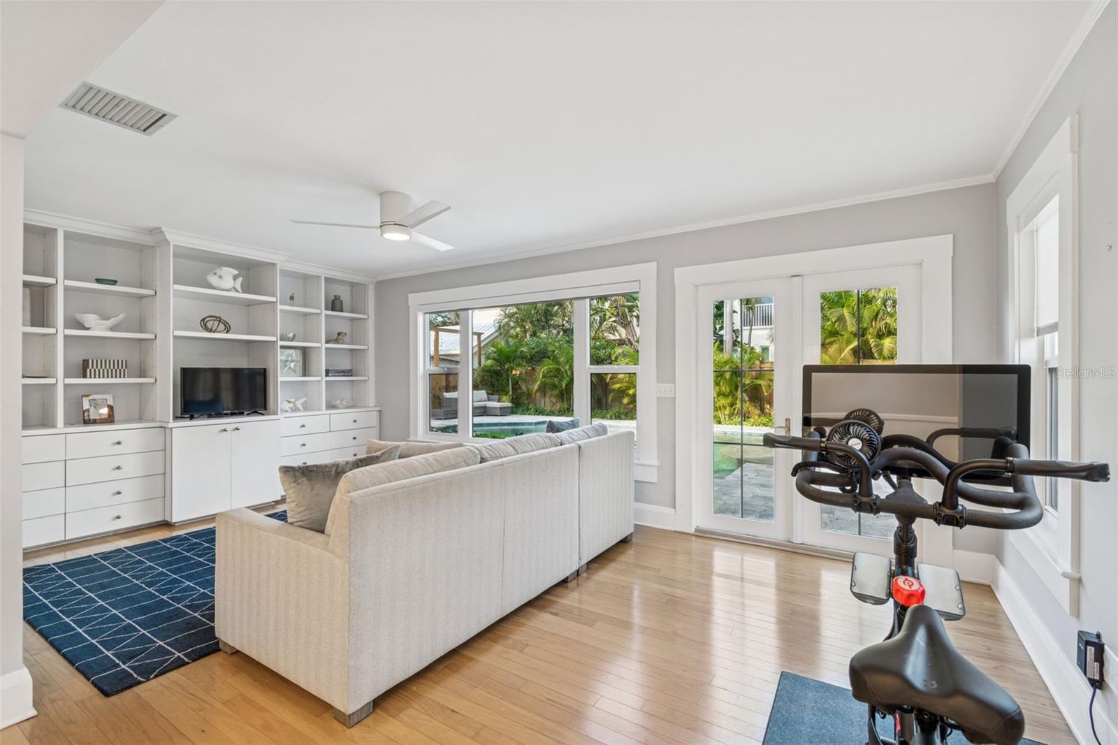 Image 18 of 55 For 2527 Watrous Avenue