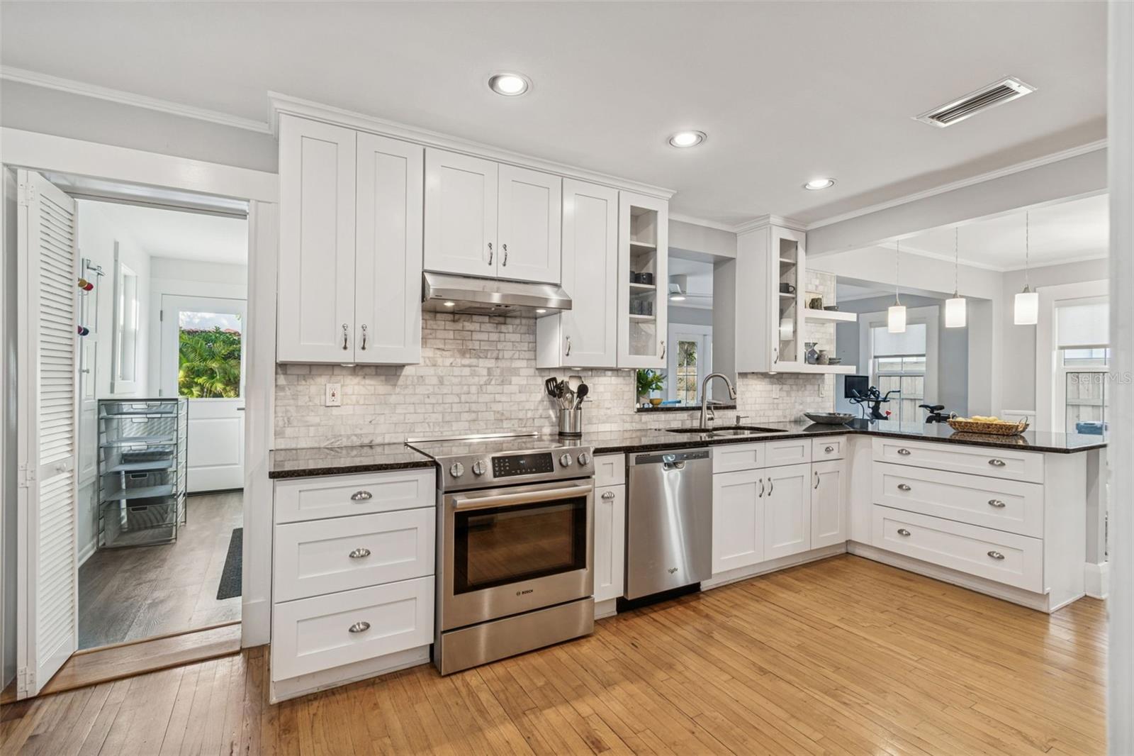 Image 7 of 55 For 2527 Watrous Avenue