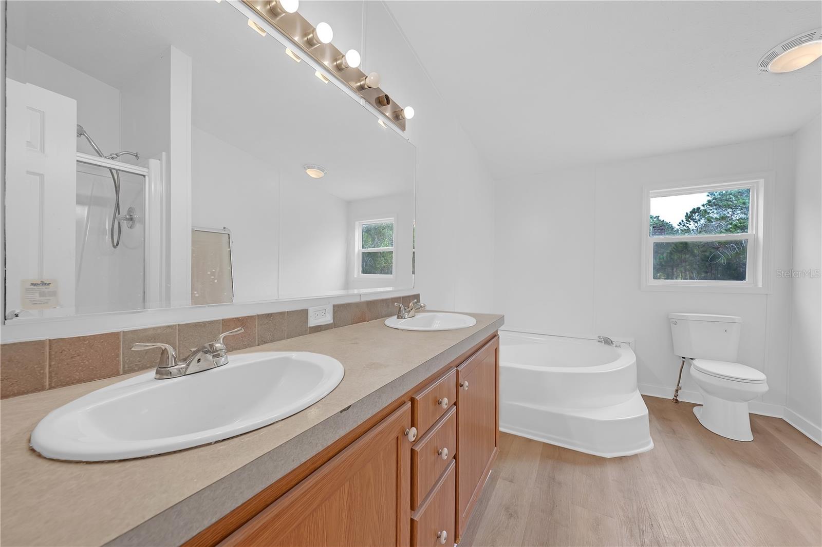 Image 21 of 42 For 3575 Jamie Court