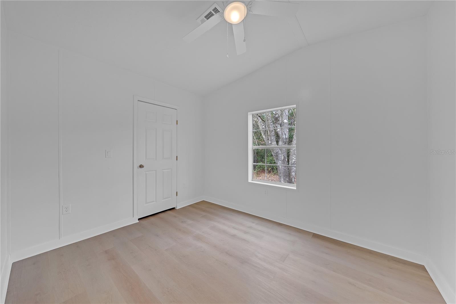 Image 23 of 42 For 3575 Jamie Court