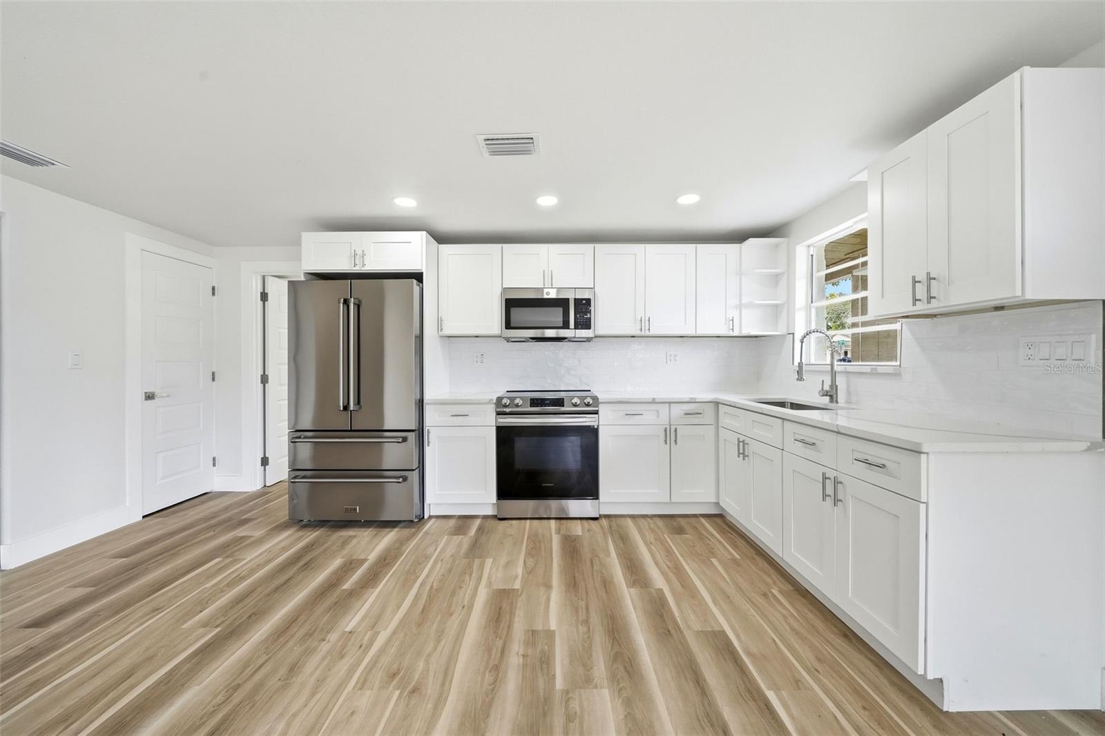 Image 4 of 18 For 3103 Chipco Street