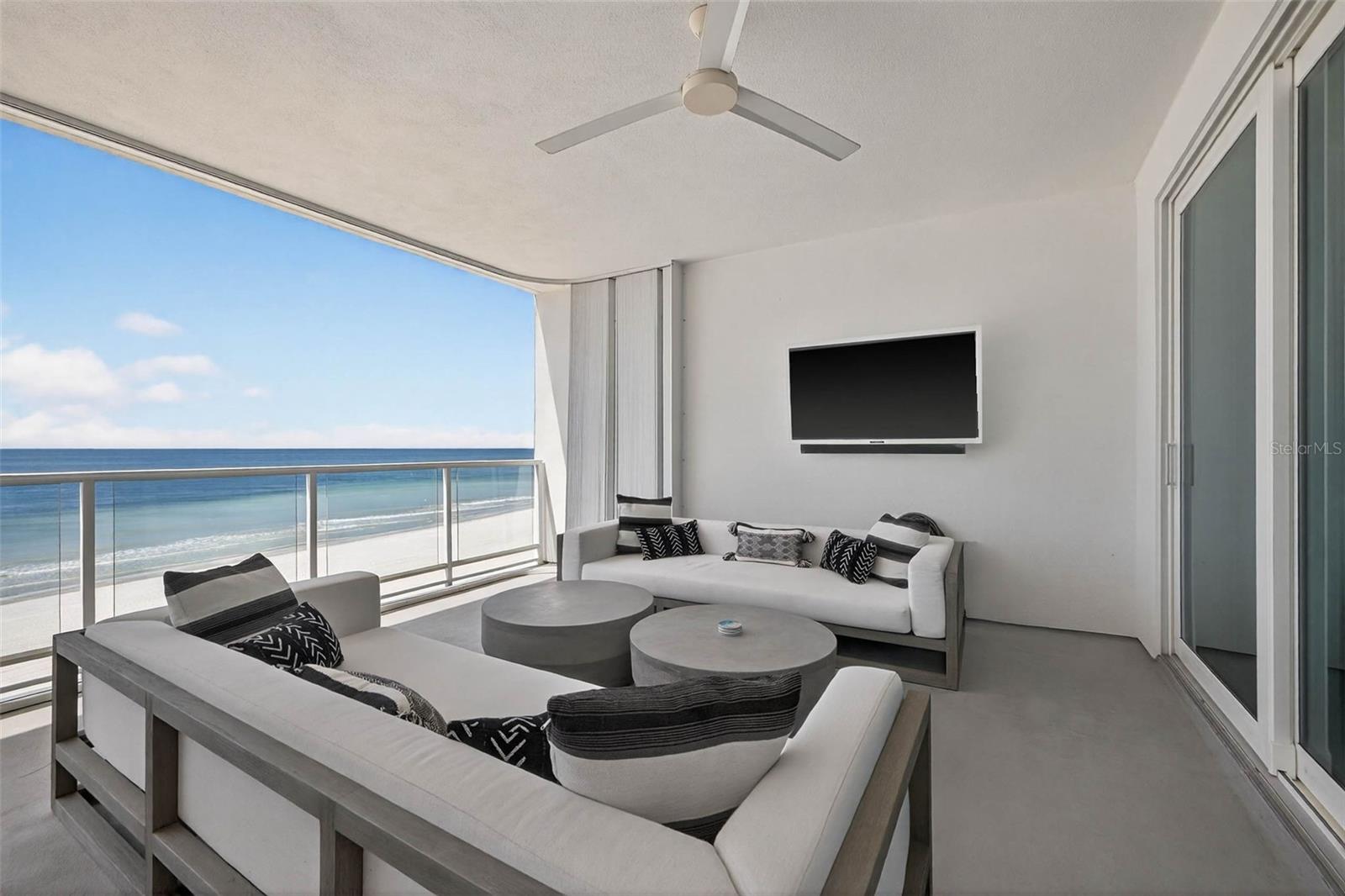 Image 33 of 40 For 19816 Gulf Boulevard 501