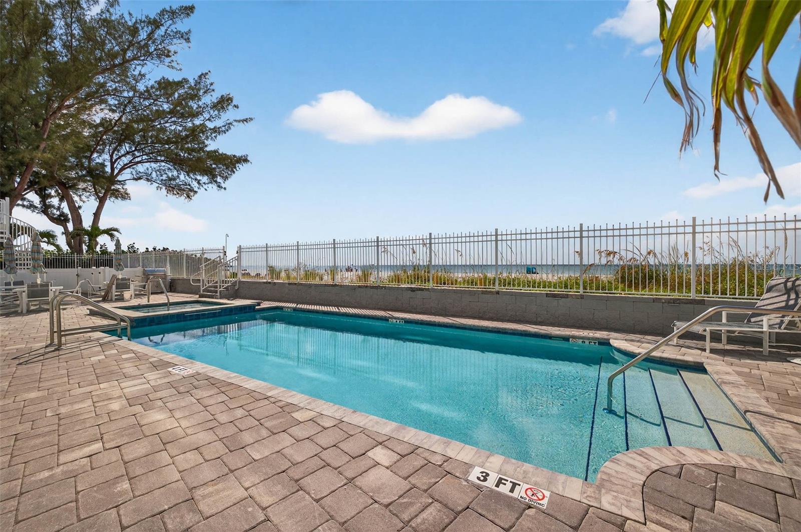 Image 36 of 40 For 19816 Gulf Boulevard 501