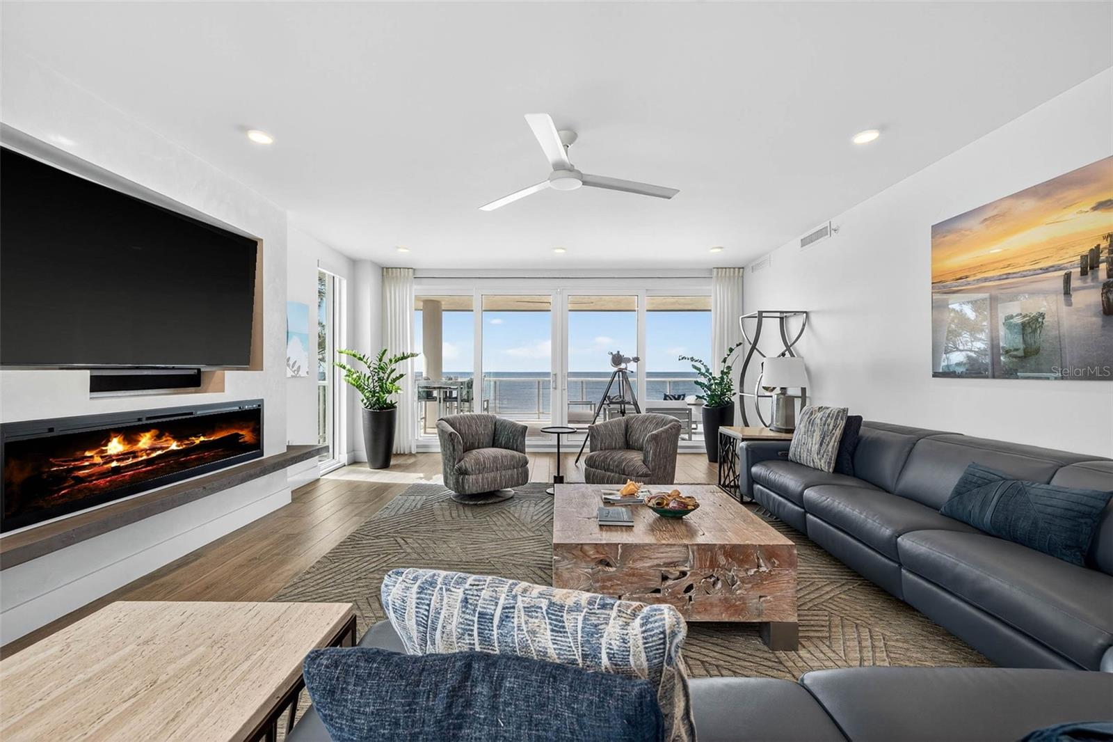 Image 4 of 40 For 19816 Gulf Boulevard 501