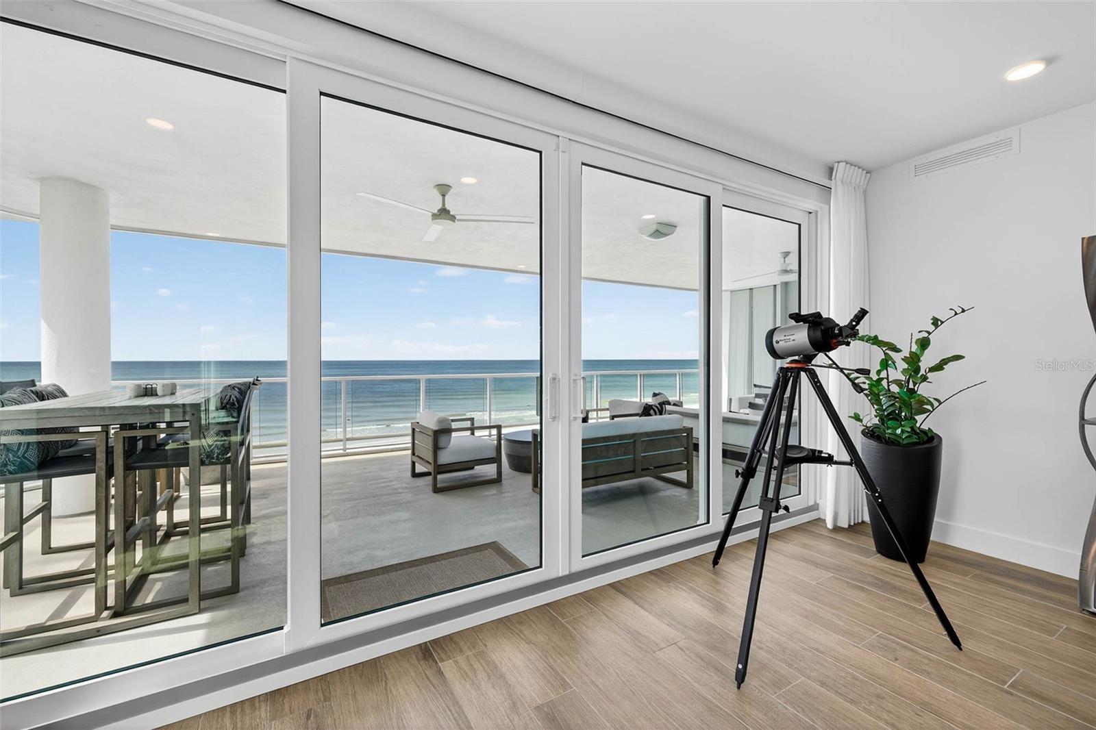 Image 6 of 40 For 19816 Gulf Boulevard 501