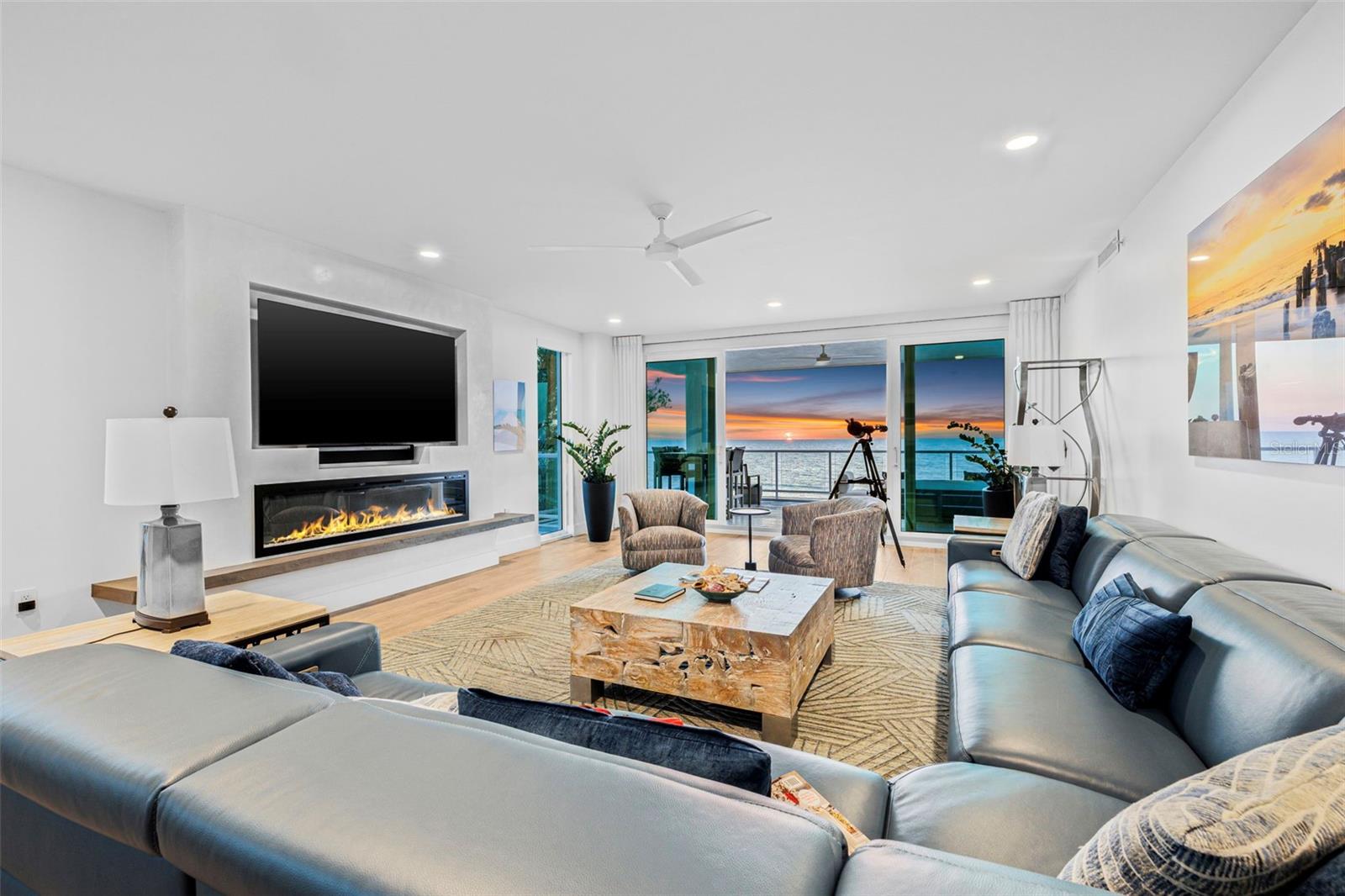 Image 7 of 40 For 19816 Gulf Boulevard 501